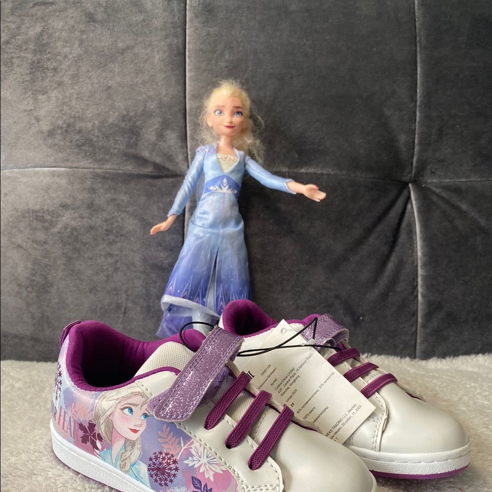 Kids running shoes - Picture 1 of 4